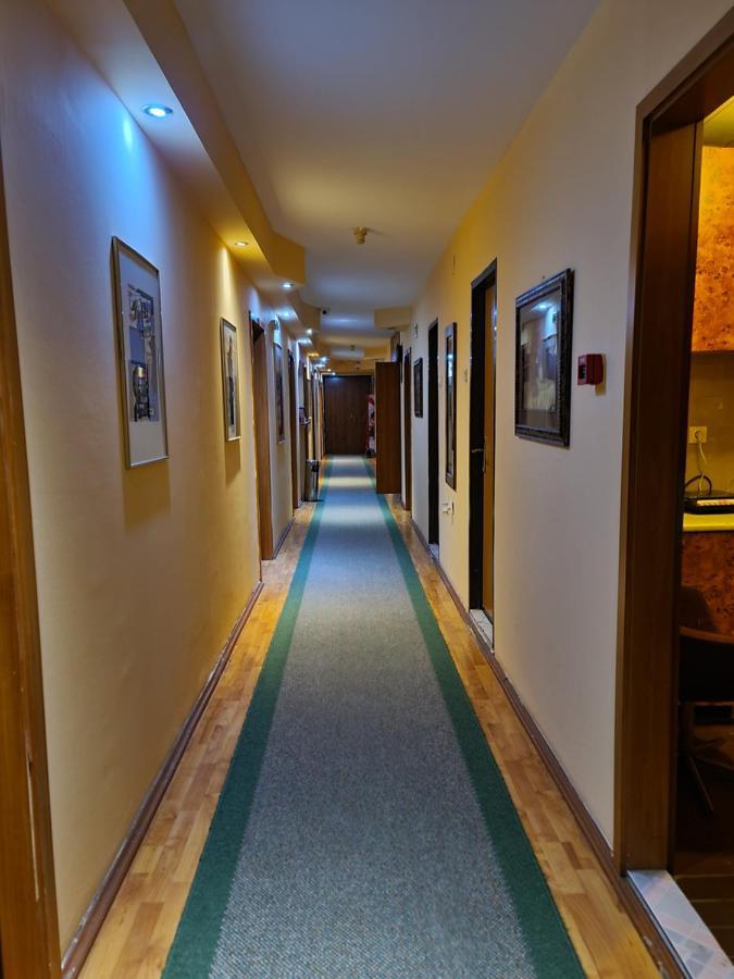 Hotel Square Skopje Extérieur photo