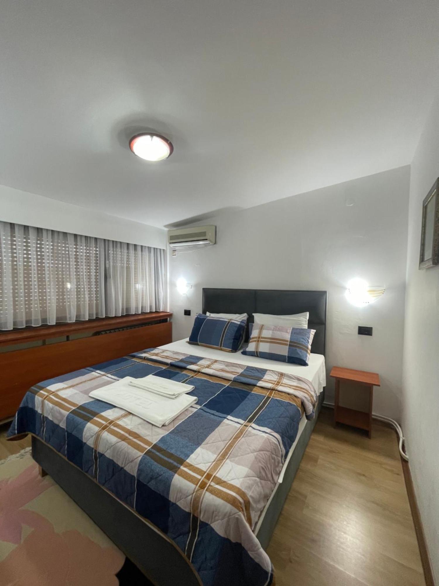 Hotel Square Skopje Extérieur photo