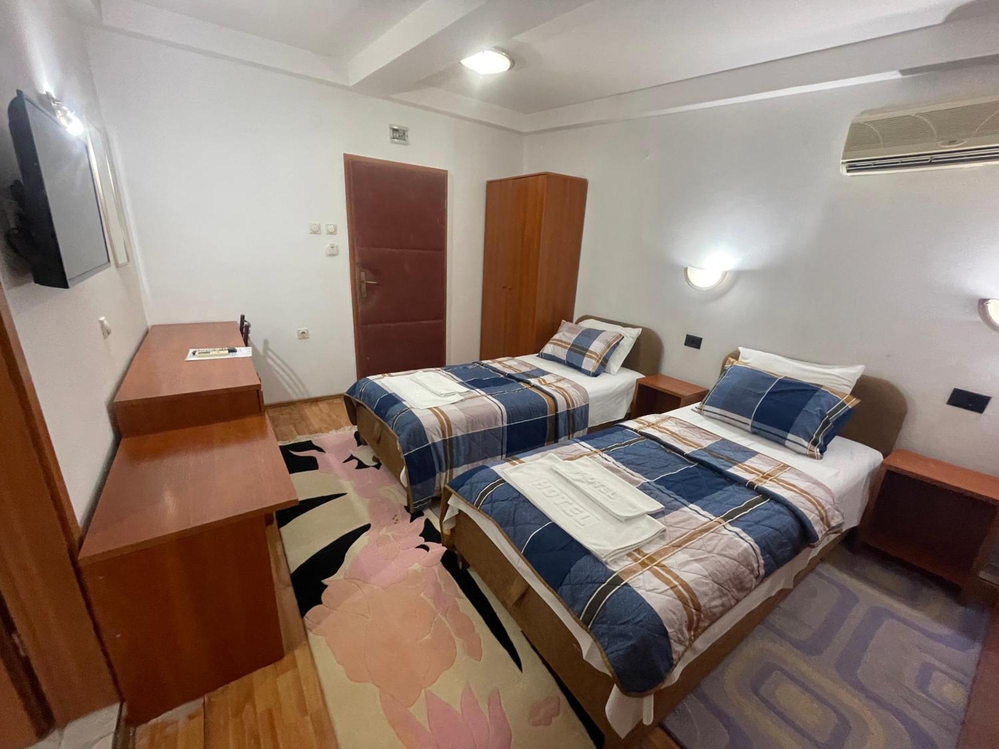 Hotel Square Skopje Extérieur photo