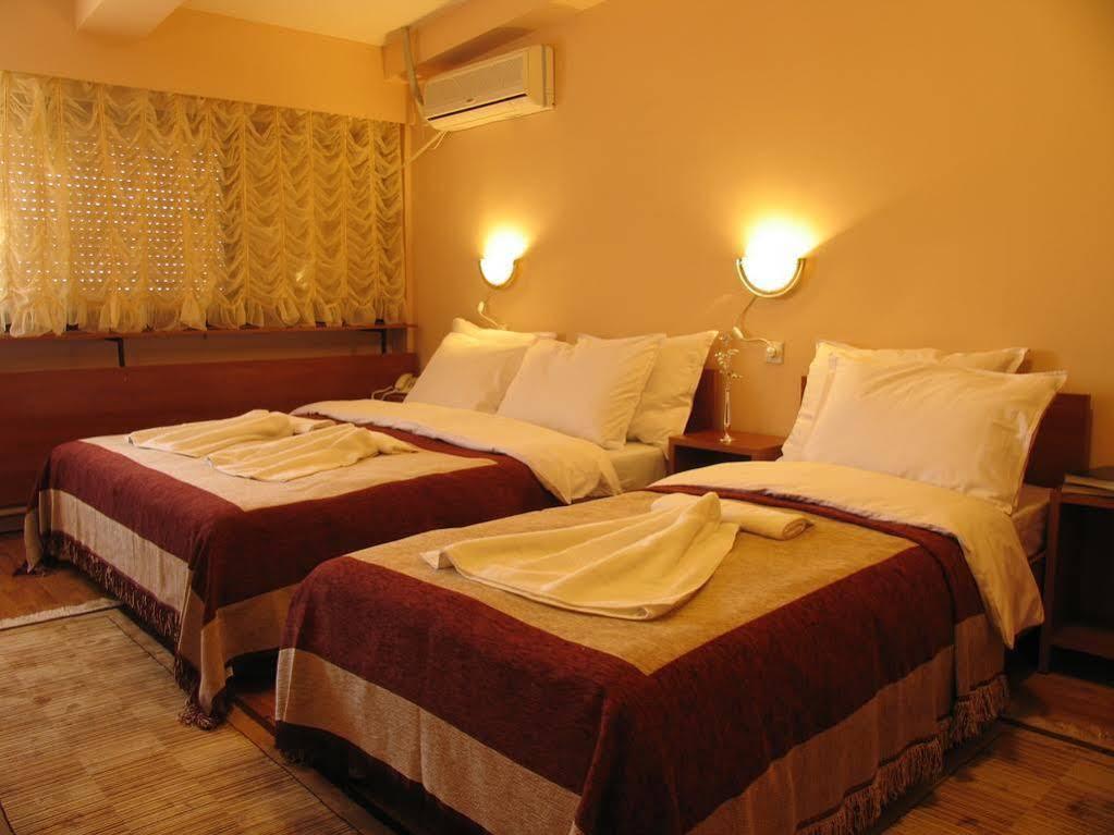 Hotel Square Skopje Extérieur photo